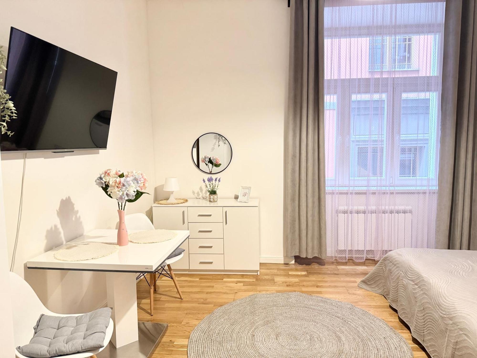 New! Romantic Apartment! In Centre! Florence! Appartamento Praga